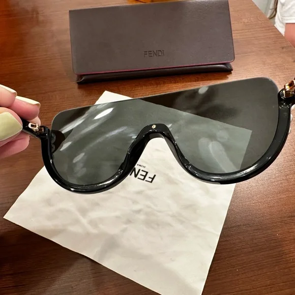 Fendi FF0296s irregular-frame sunglasses AUTHENTIC! display picture 2